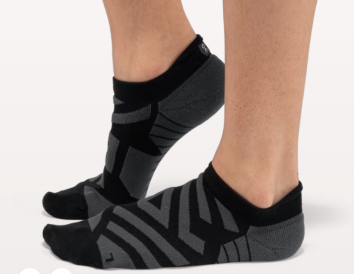 On Performance Low Sock 1 black-shadow