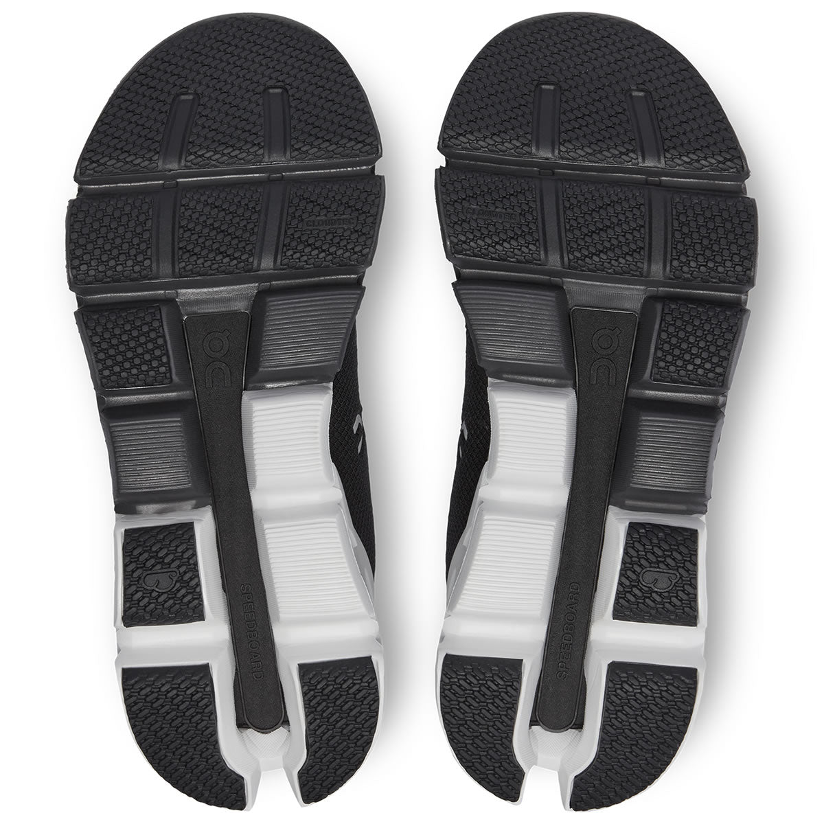 On Cloudflyer 4 wmn black-white