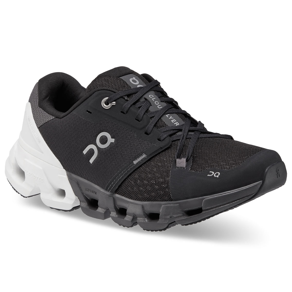 On Cloudflyer 4 wmn black-white