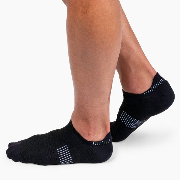 On Ultralight Low Sock black-white