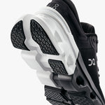 On Cloudflyer 5 wmn black-white