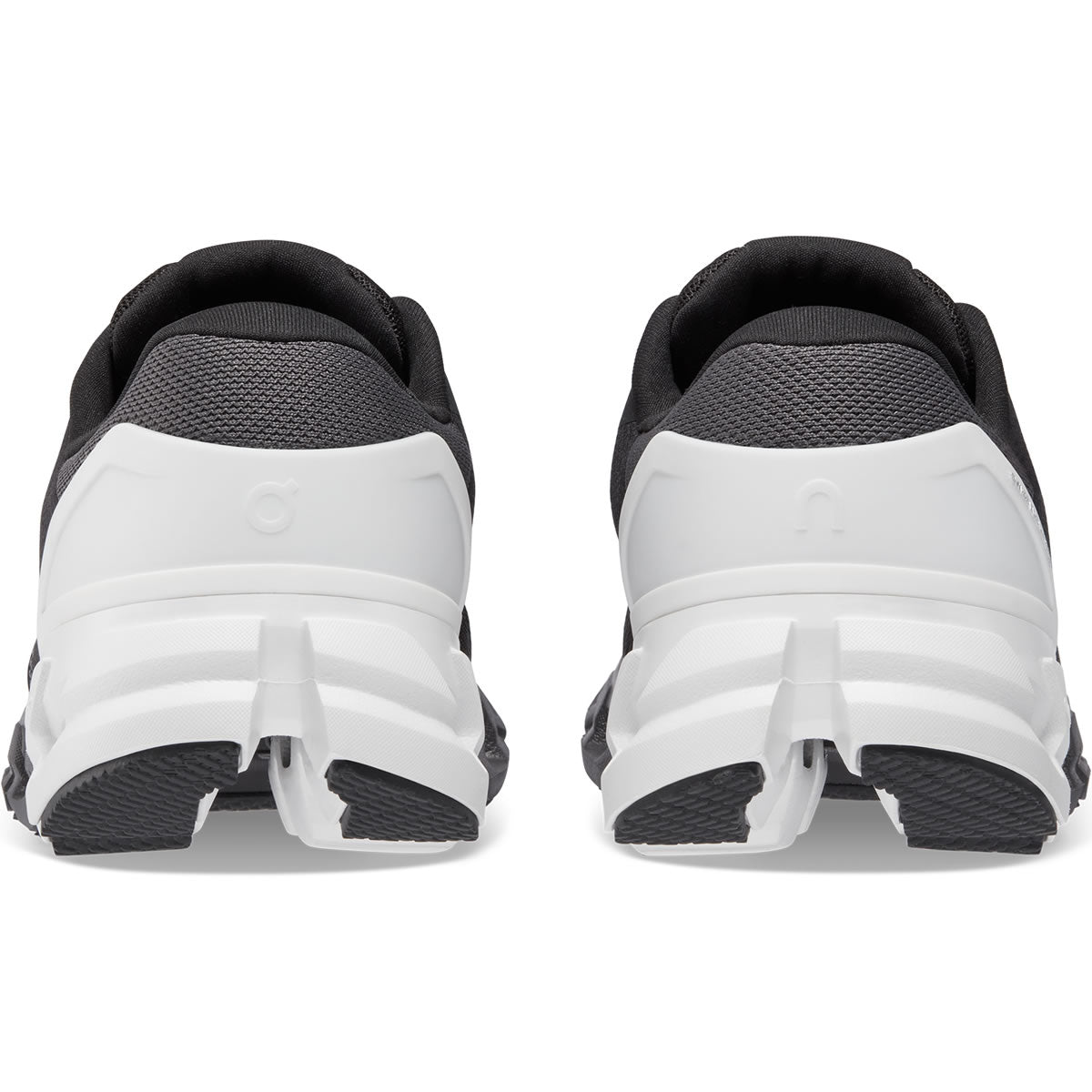 On Cloudflyer 4 wmn black-white