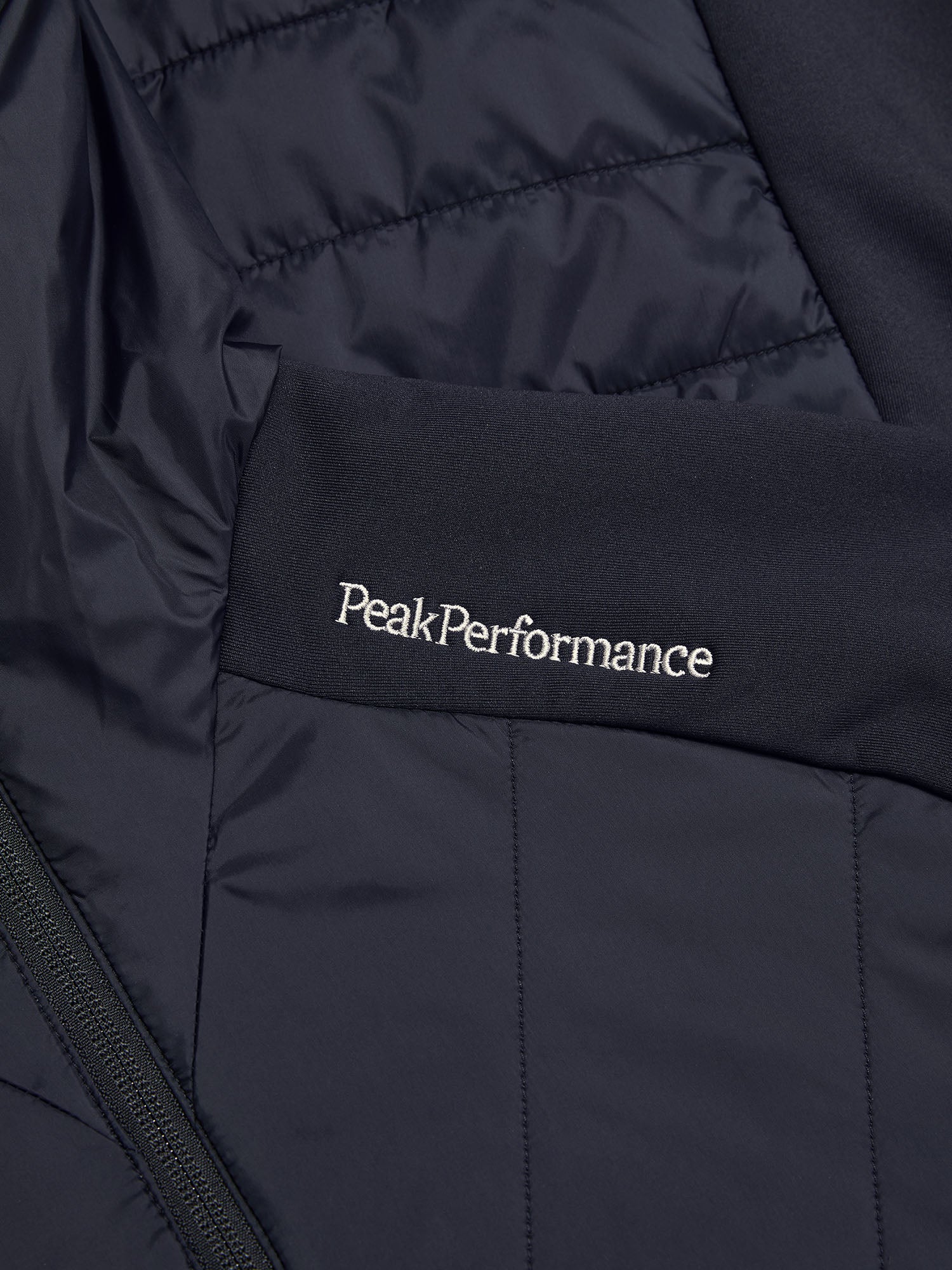 Peak Performance Insulated Hybrid Hood-black