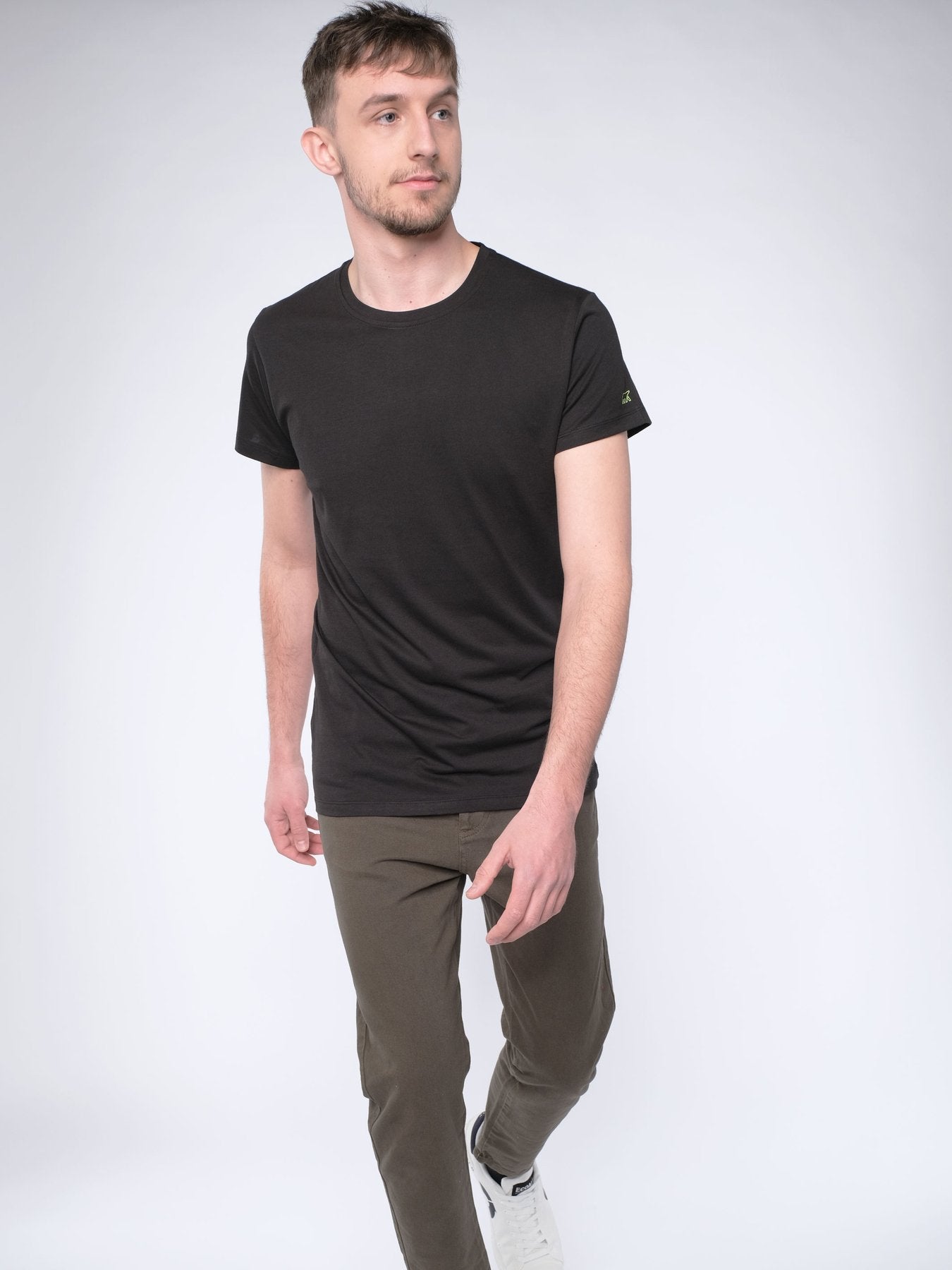 Erdbär T-Shirt start a movement black