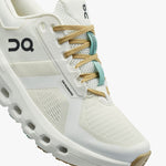 On Cloudrunner 2 undyed green