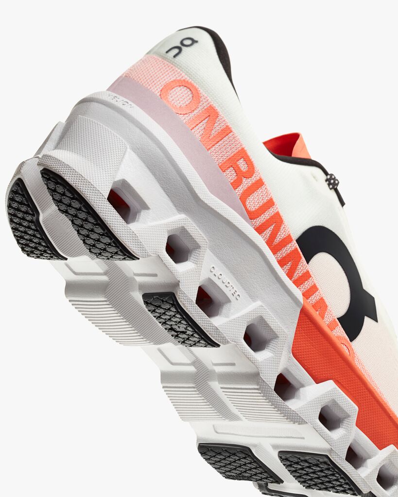 On Cloudmonster 2 wmn undyed-flame