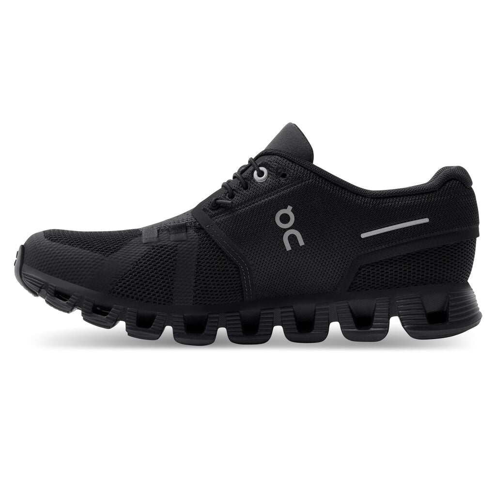 On Cloud 5 wmn all black