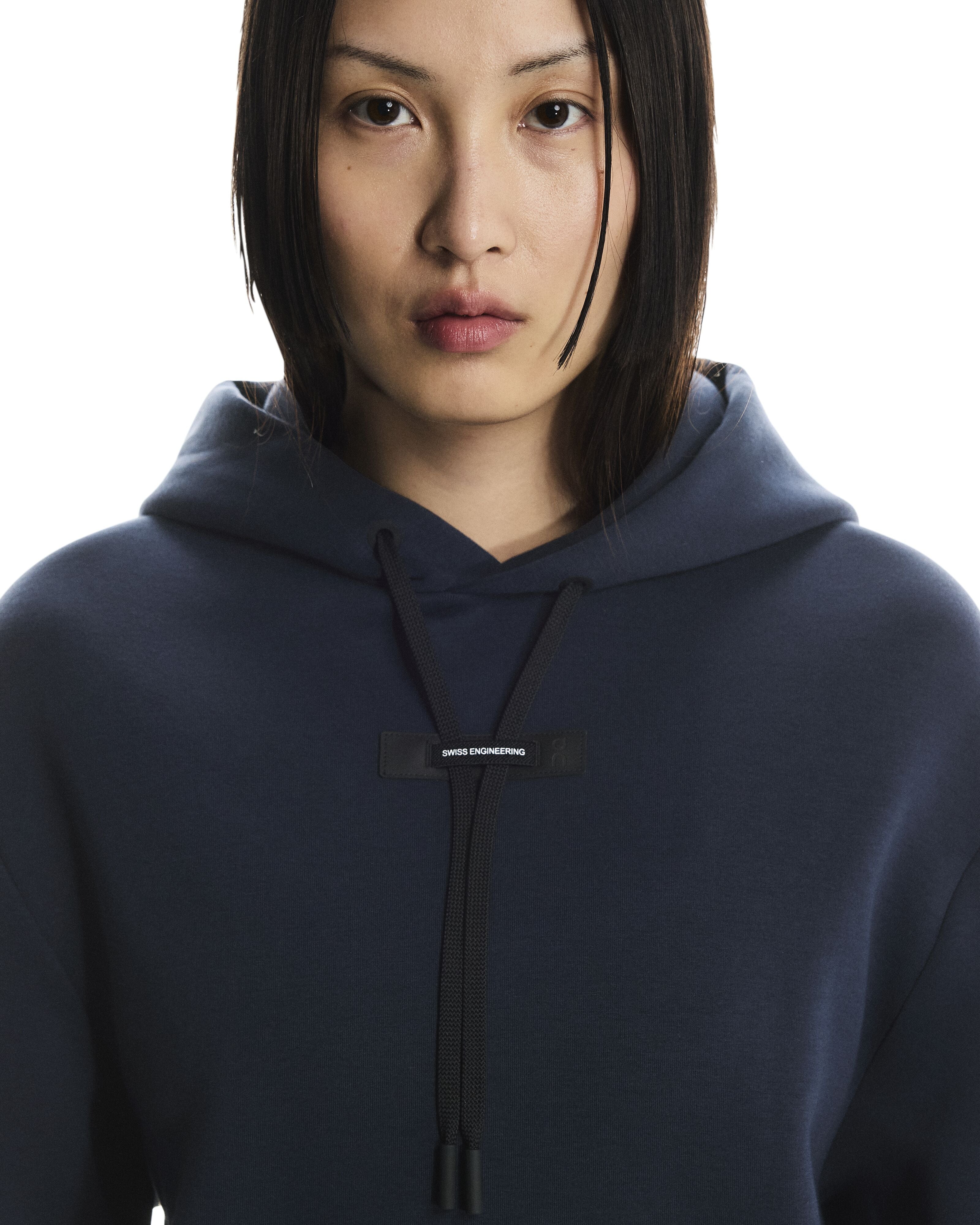 On Focus Tech Hoodie wmn navy