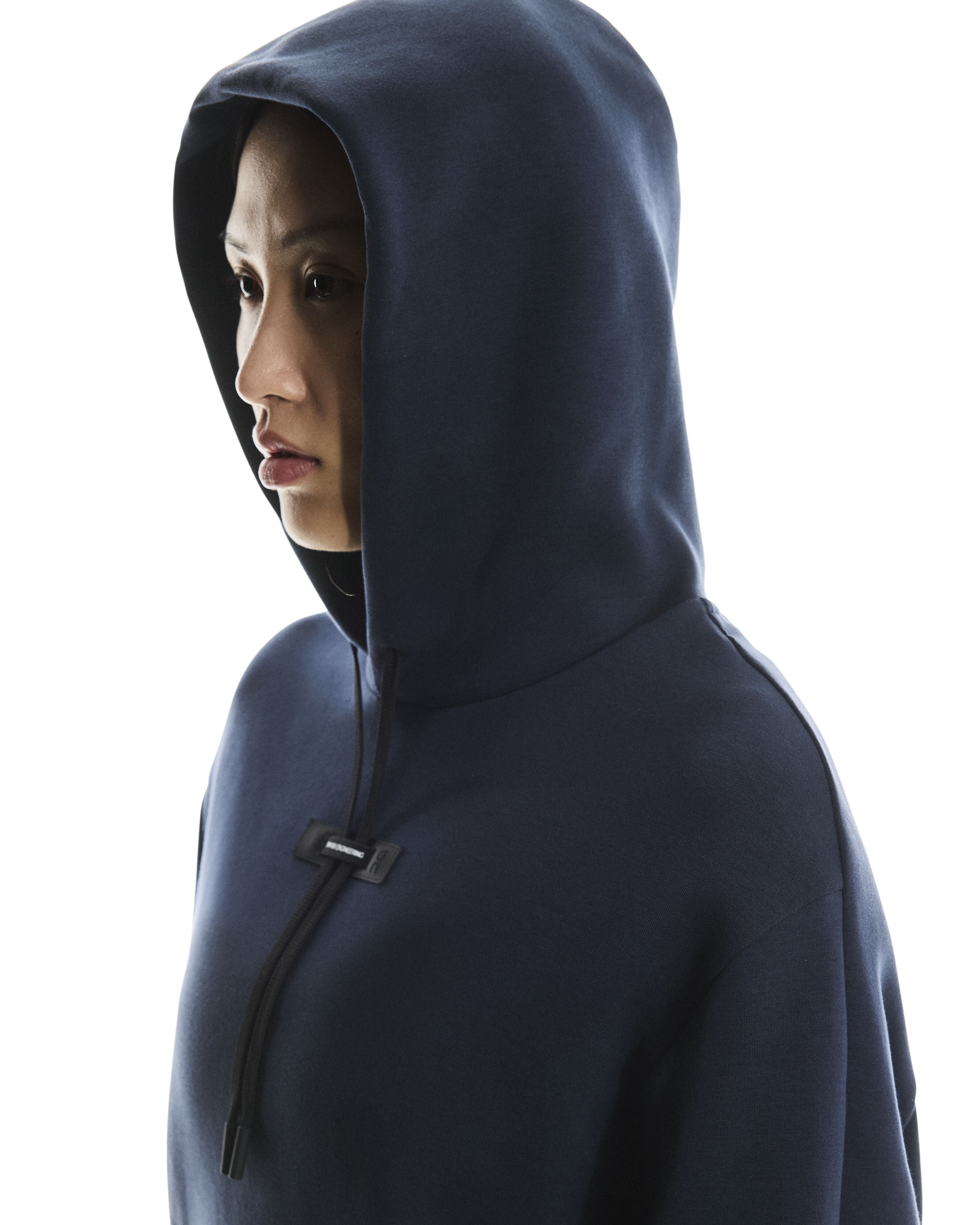 On Focus Tech Hoodie wmn navy