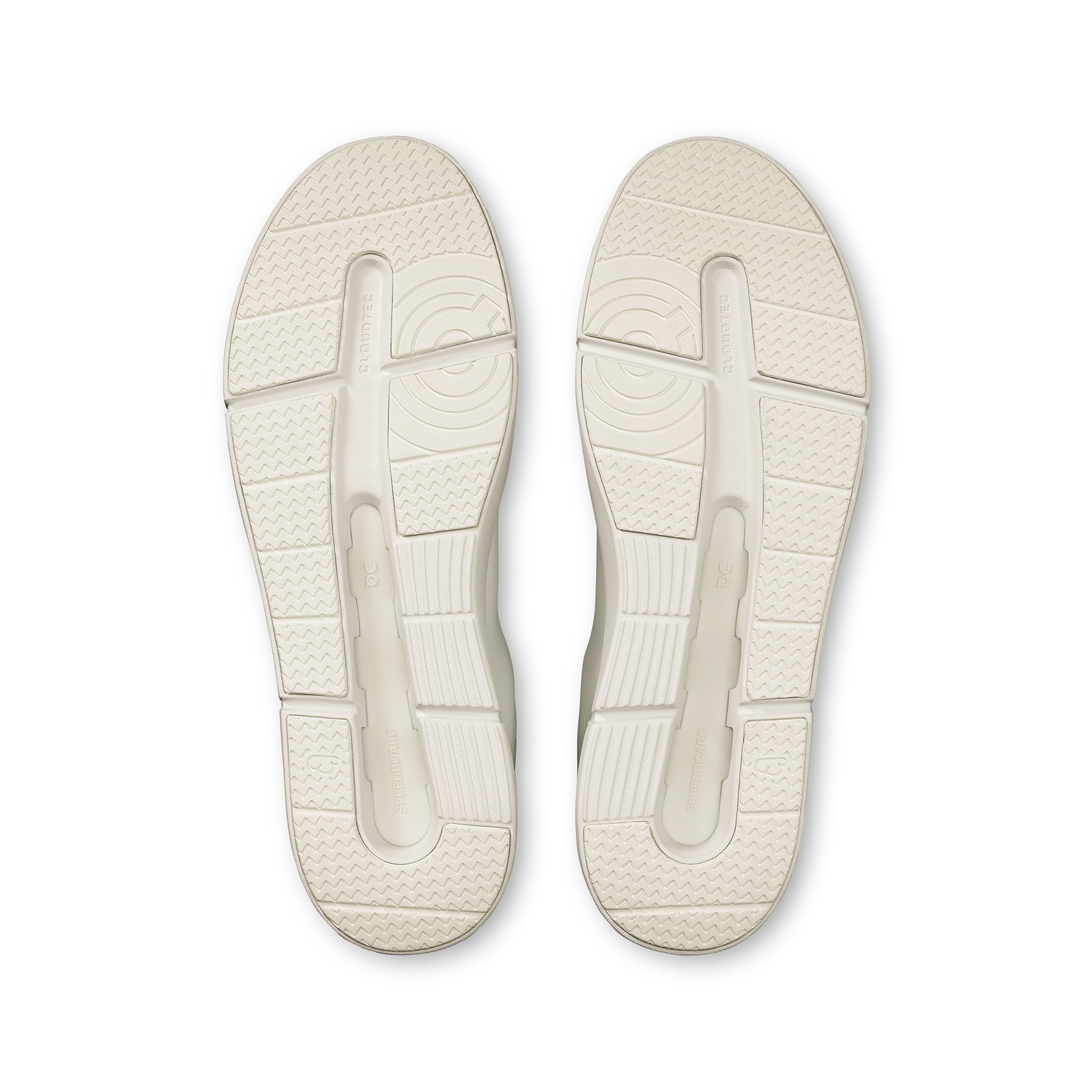 On The Roger Advantage white/white