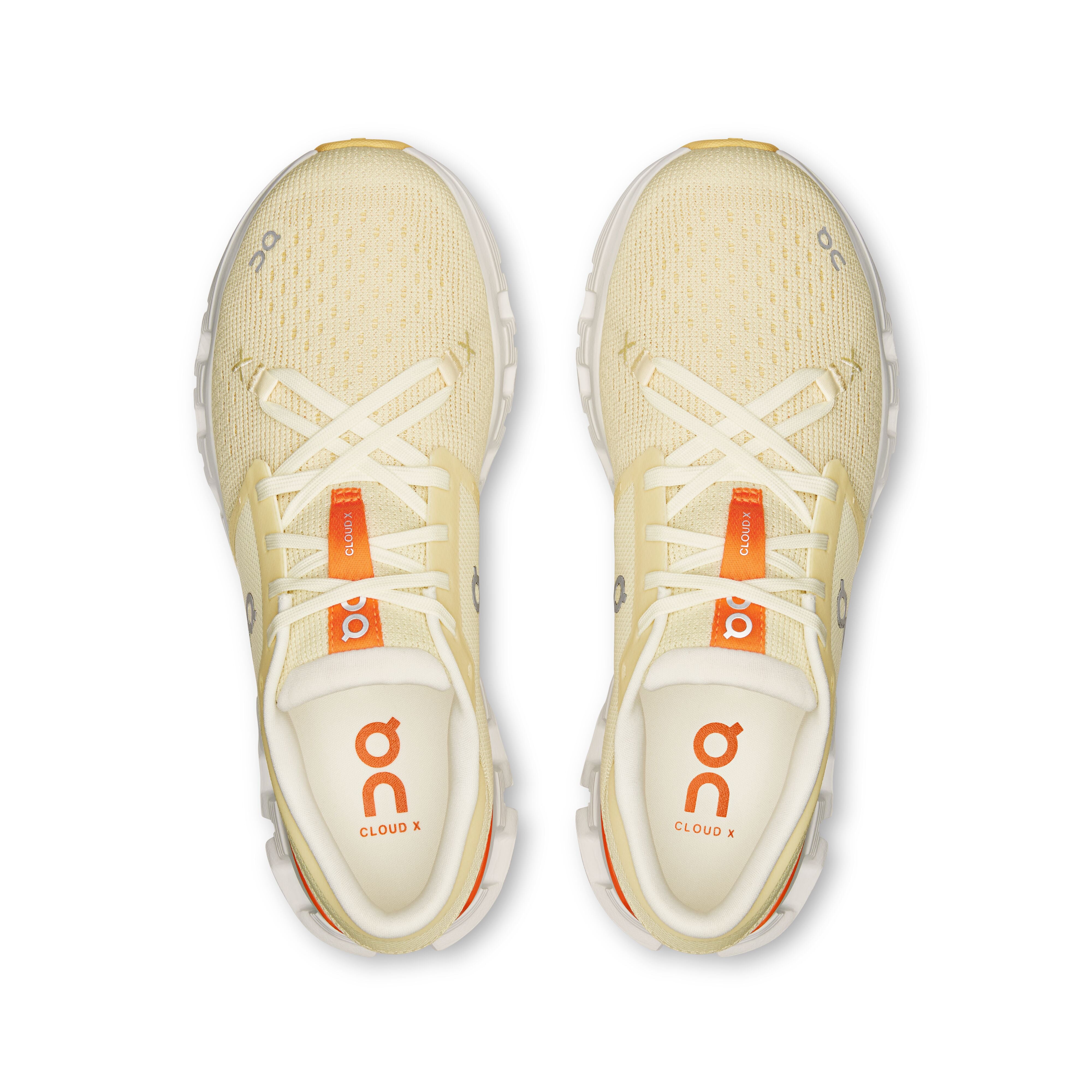 On Cloud X 4 wmn castor flame