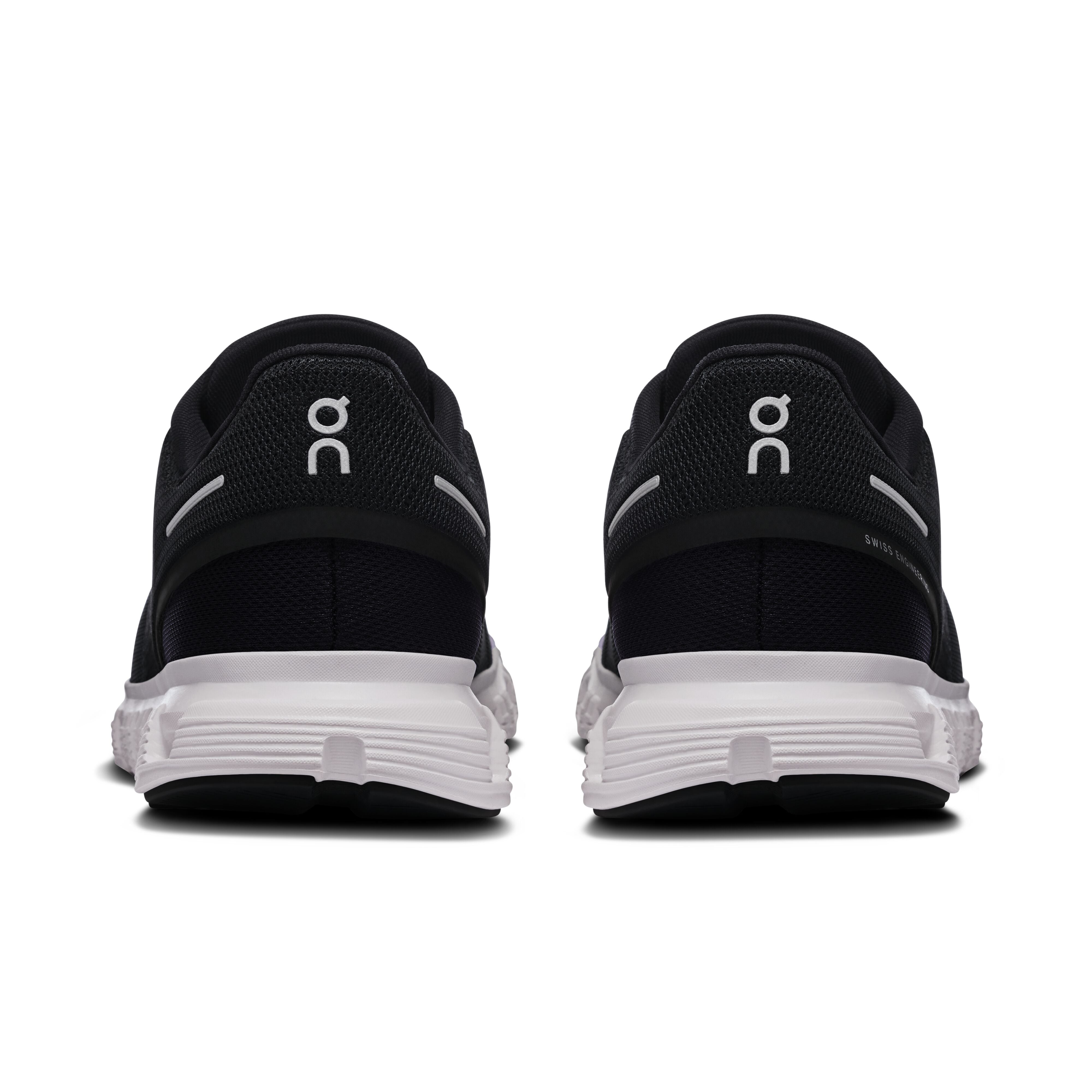 Cloud 6 black white wmn