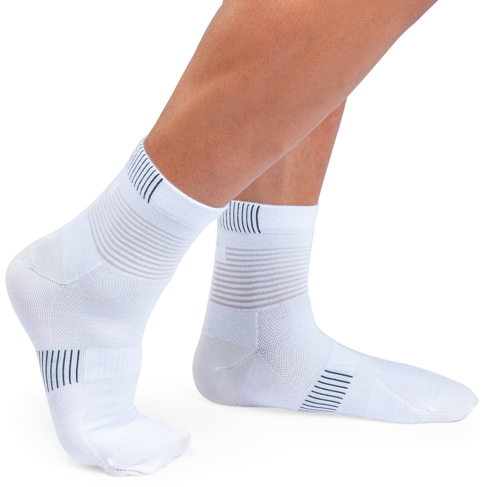 On Ultralight Mid Sock white-black
