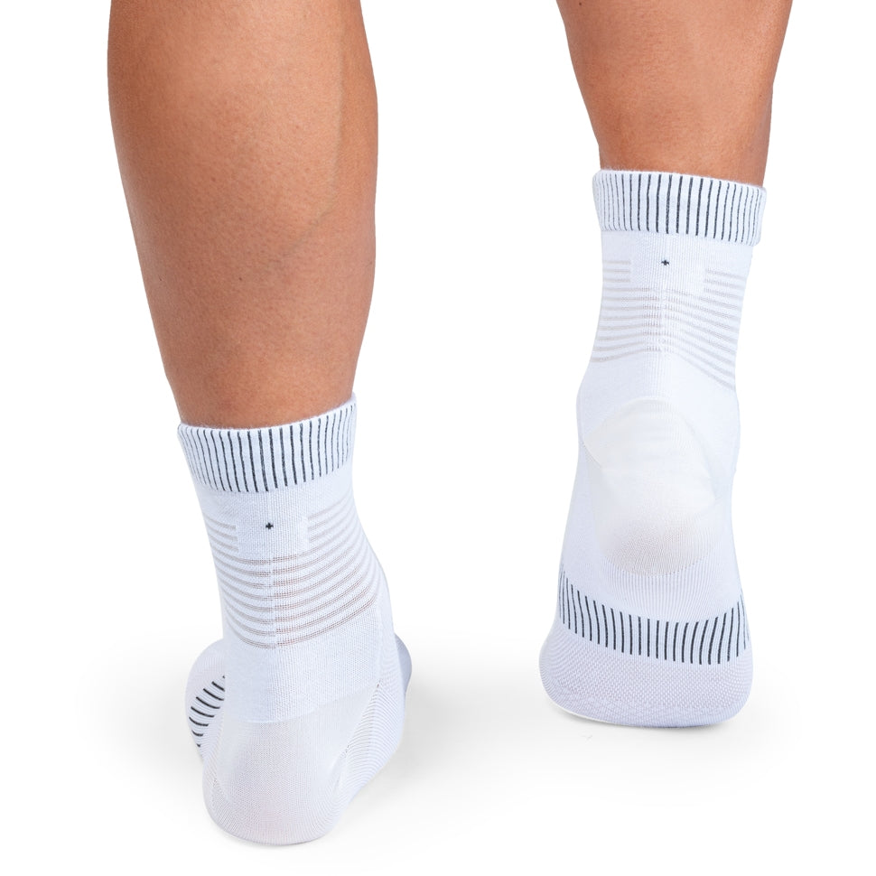 On Ultralight Mid Sock white-black