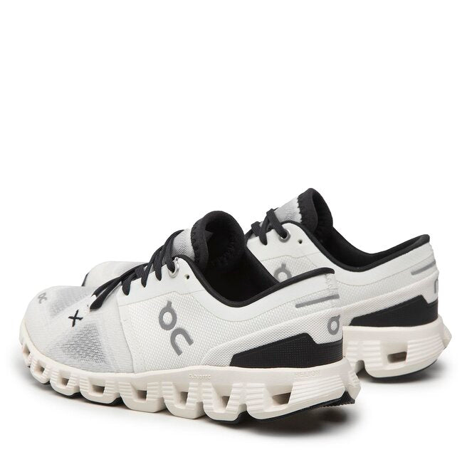 On Cloud X 3 wmn white-black